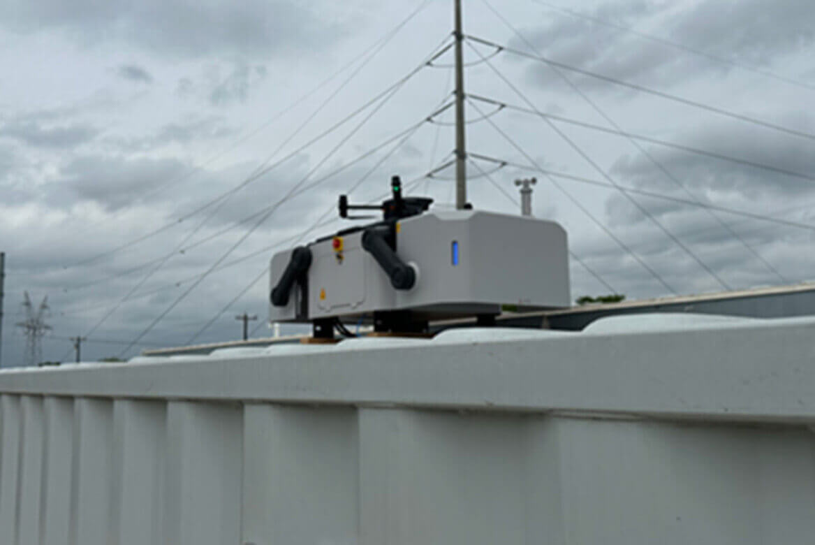 Erste Inspektion eines Solarenergieparks mit DJI Dock („Drone-in-a-Box“) in Nordamerika